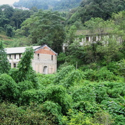 Menghai Banzhang Tea Factory - Původní budovy Nannuoshan TF - zdroj: zhizhengtea.com